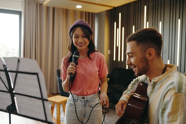 Cours de chant : votre voix et votre rythme, unis pour réussir